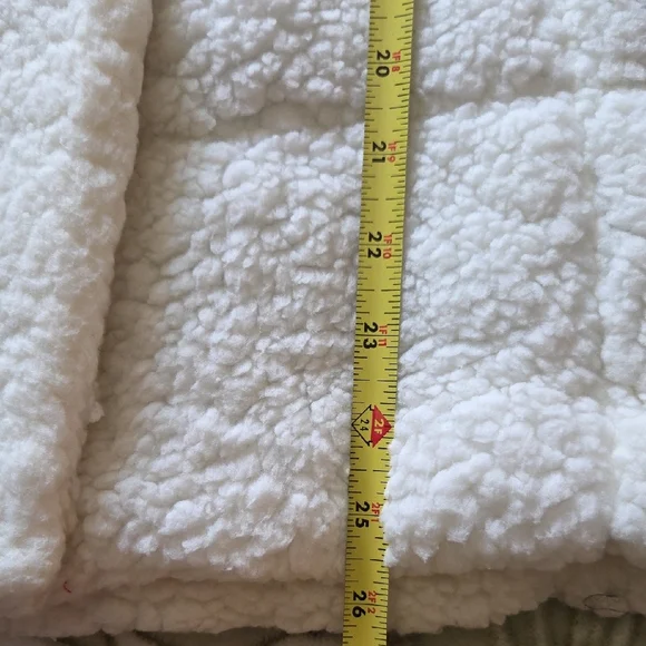 Weatherproof White and Black Sherpa Vest - Picture 11 of 13